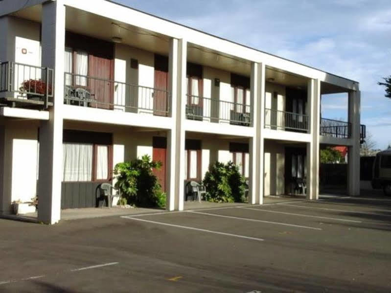 Elmore Lodge Motel Hastings Exterior photo